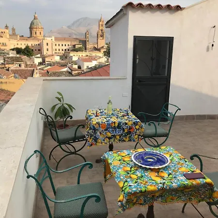 Casa Rosa Hotel *